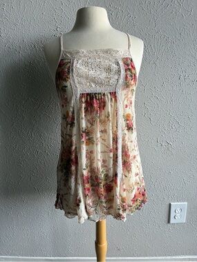 Denim & Supply Ralph Lauren
Boho Floral Lace Tank Top
Y2K Cottagecore Size M.